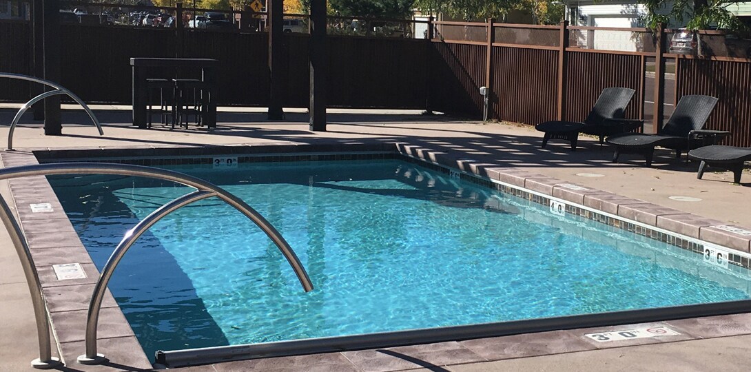 Hot tub and pool - 2175 Sidewinder Dr