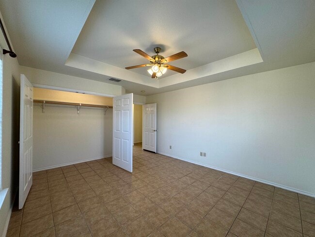 Building Photo - 123 La Paloma Dr