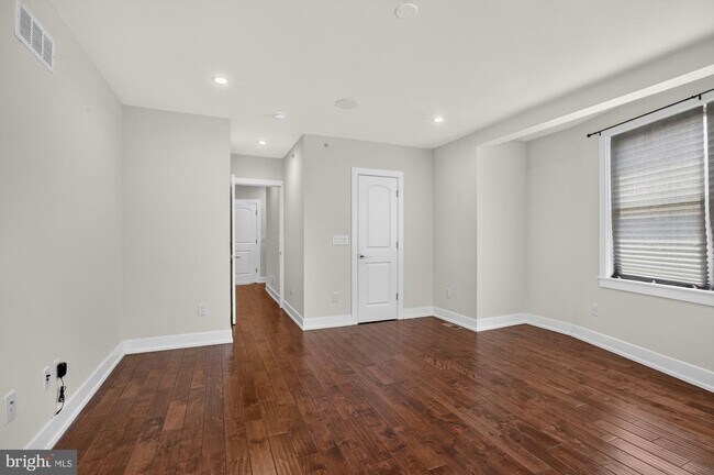 Building Photo - 1259 S 19th St