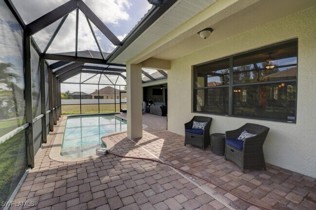 Building Photo - 3525 Surfside Blvd