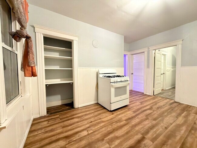 Building Photo - 90 Vernon St