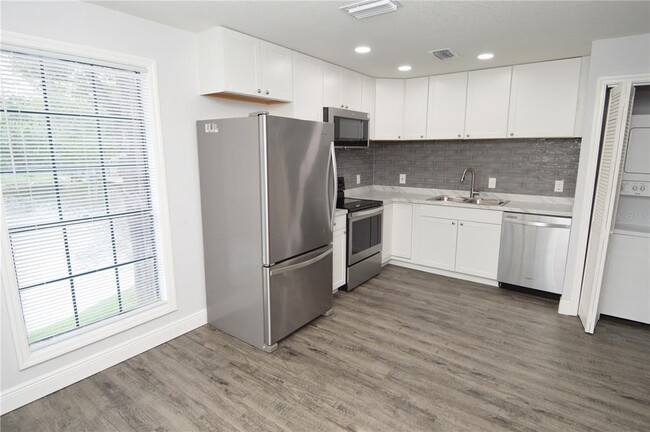Building Photo - 8633 Fancy Finch Dr