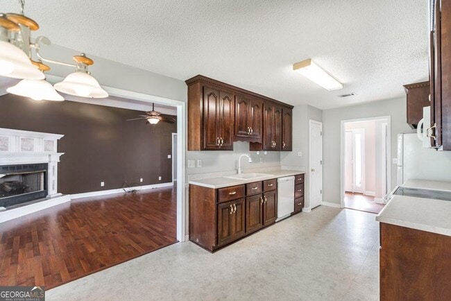 Building Photo - 105 Millstone Way