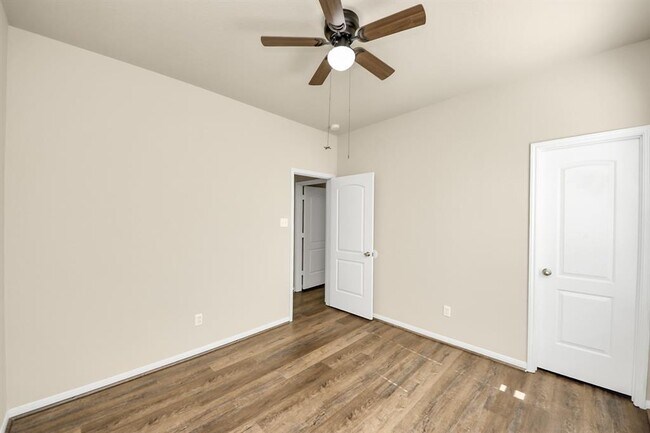Building Photo - 18611 Tanglerose Ct
