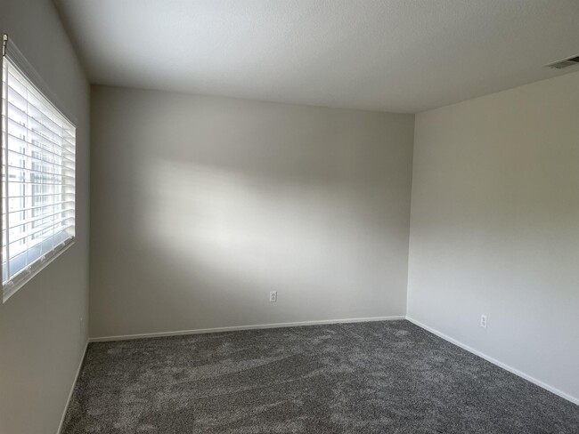 Building Photo - 1167 Innisfree Ct