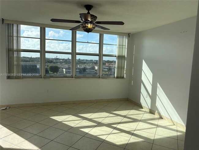 Building Photo - 1750 NE 191st St