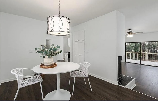 Building Photo - 5090 Heather Rd SE