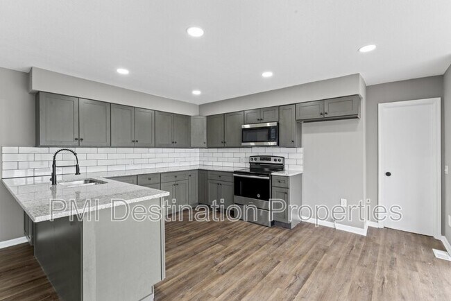 Building Photo - 2081 Willow Ln
