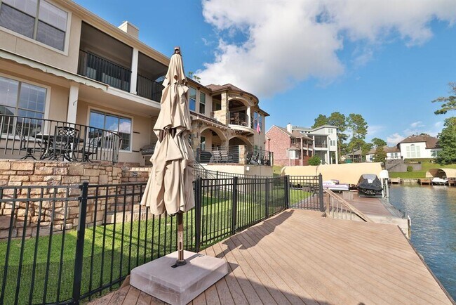 Building Photo - 12336 Pebble View Dr