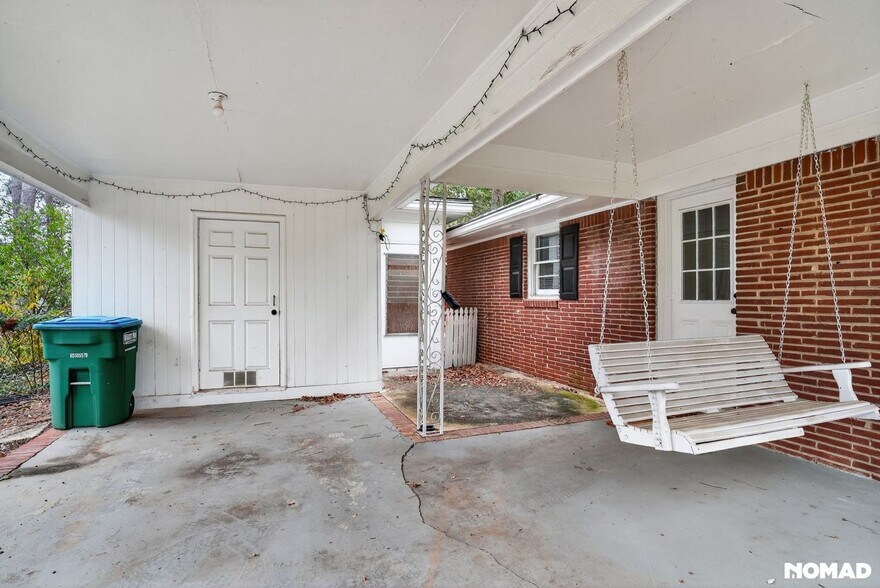 Building Photo - 2644 Pineland Ave