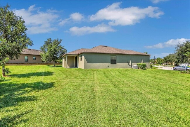 Building Photo - 2221 Tulip Valley Point