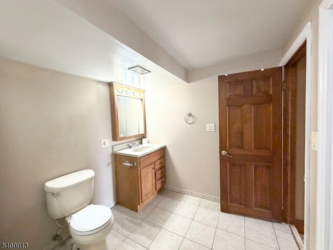 Building Photo - 147 Millbrook Ave