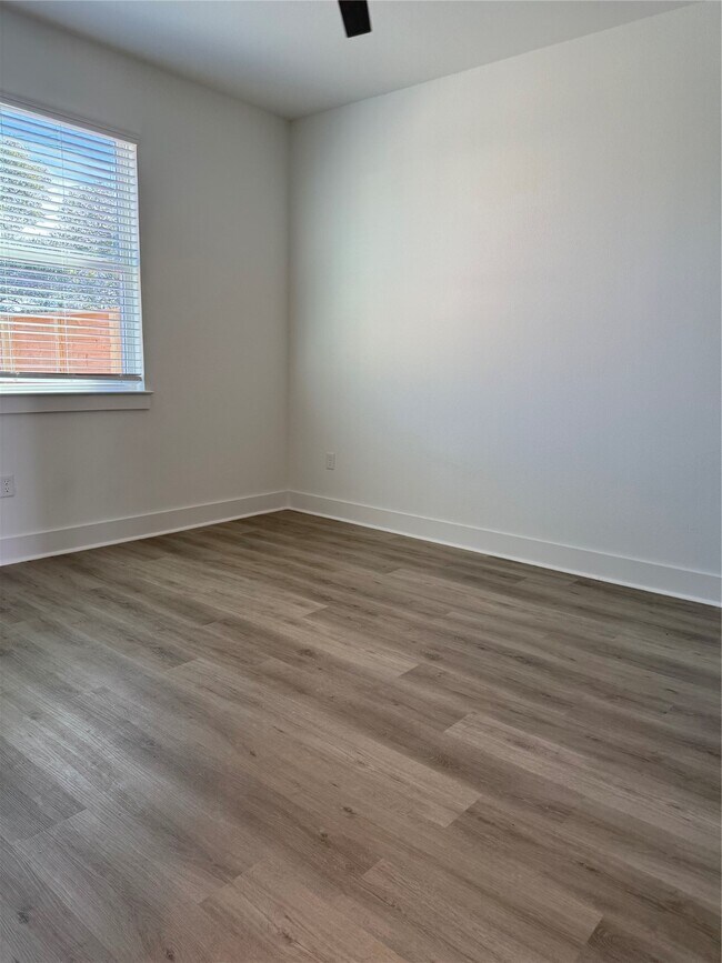 Building Photo - 22230 Dutch Oven Dr