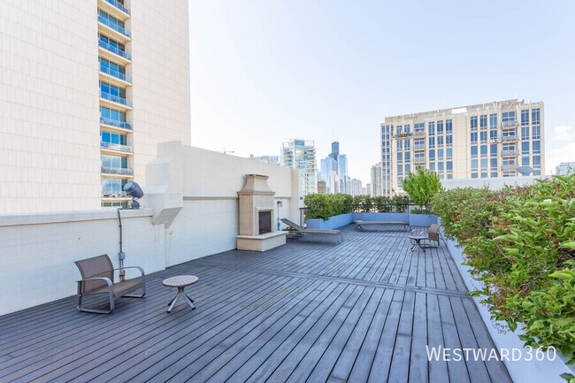 Building Photo - 758 N Larrabee-726