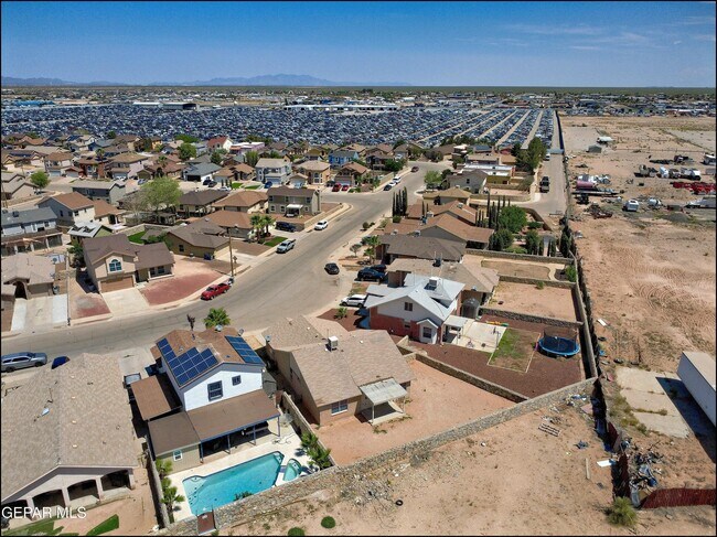 Building Photo - 4100 Tierra Venado Dr