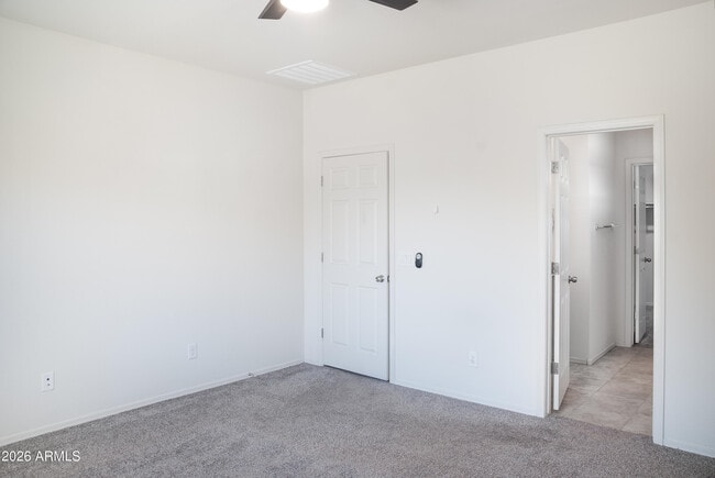 Building Photo - 43633 Yucca Ln