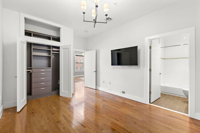 Building Photo - 349 3rd St