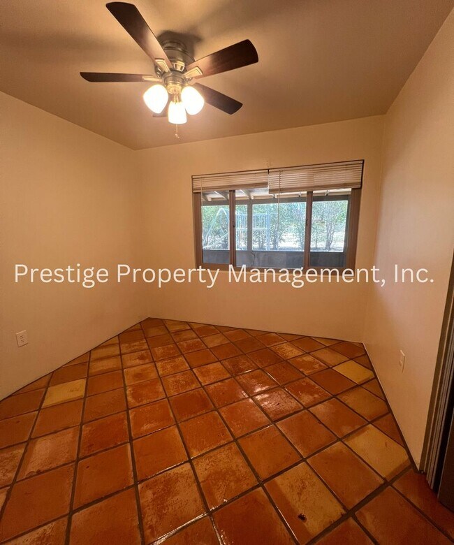 Building Photo - 3BD 2BA Waiting for You to Call Home!!