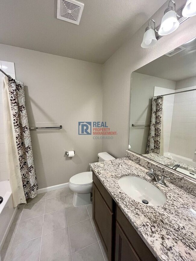 Building Photo - 1611 Spring Water Pt