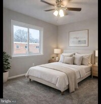 Building Photo - 49 W Diamond Ave