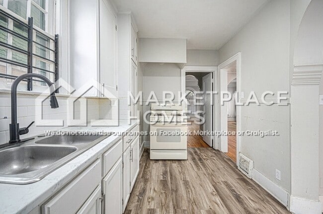 Building Photo - 13605 Griggs St