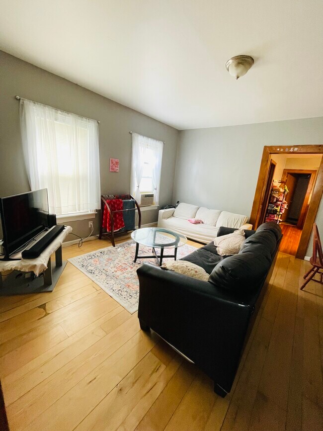 Building Photo - 41 Seminary Ave