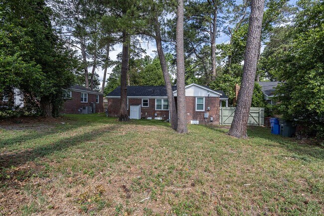 Building Photo - Welcome to this beautiful newly renovated ...