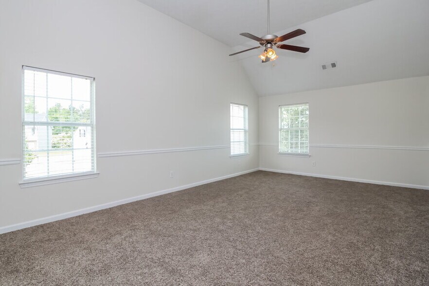 Building Photo - 604 Mohawk Cir