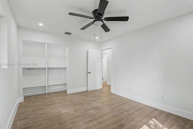 Building Photo - 17050 SW 83rd Ave