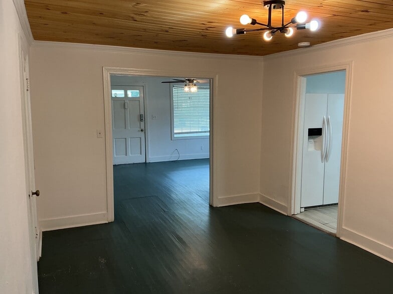 Building Photo - 318 Linden St