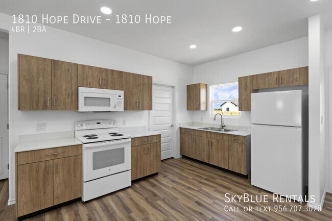Building Photo - 1810 Hope Dr