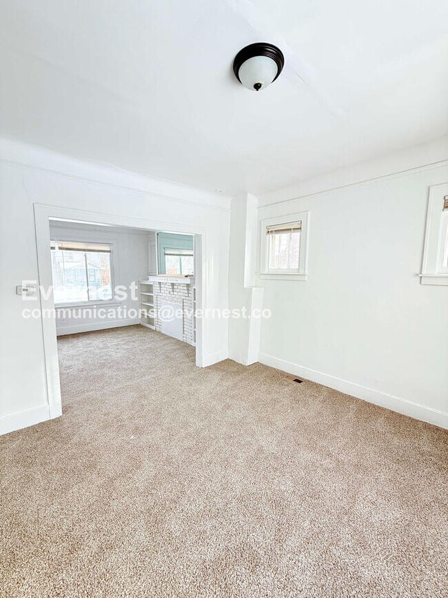 Building Photo - 14393 Strathmoor St