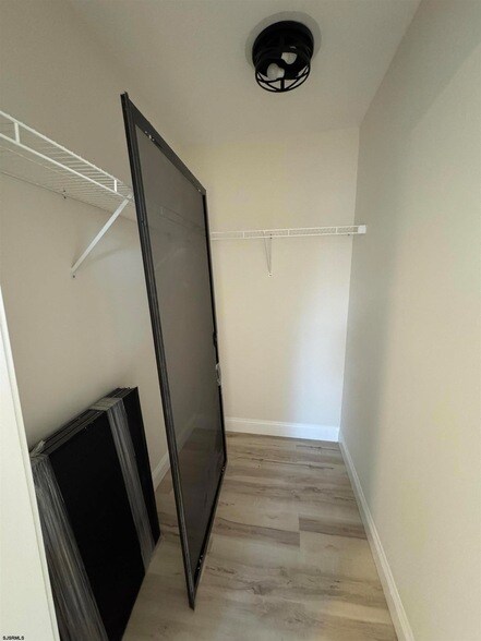 Building Photo - 1140 Parkside Ave.