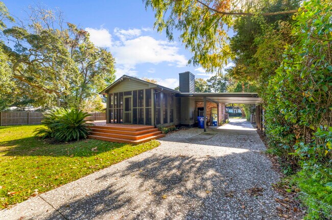 Building Photo - 774 Creekside Dr