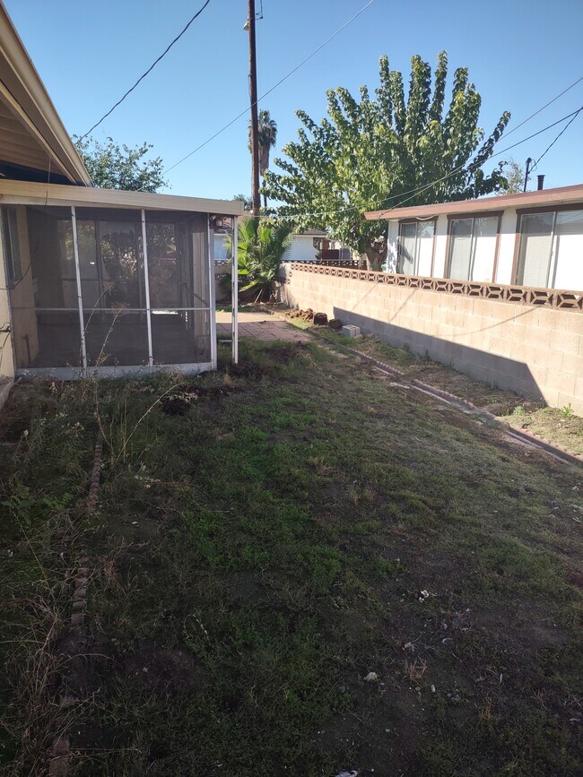 Building Photo - 280 Mary Ln