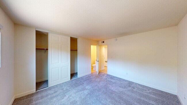 Building Photo - 1004 Ignacio Blvd