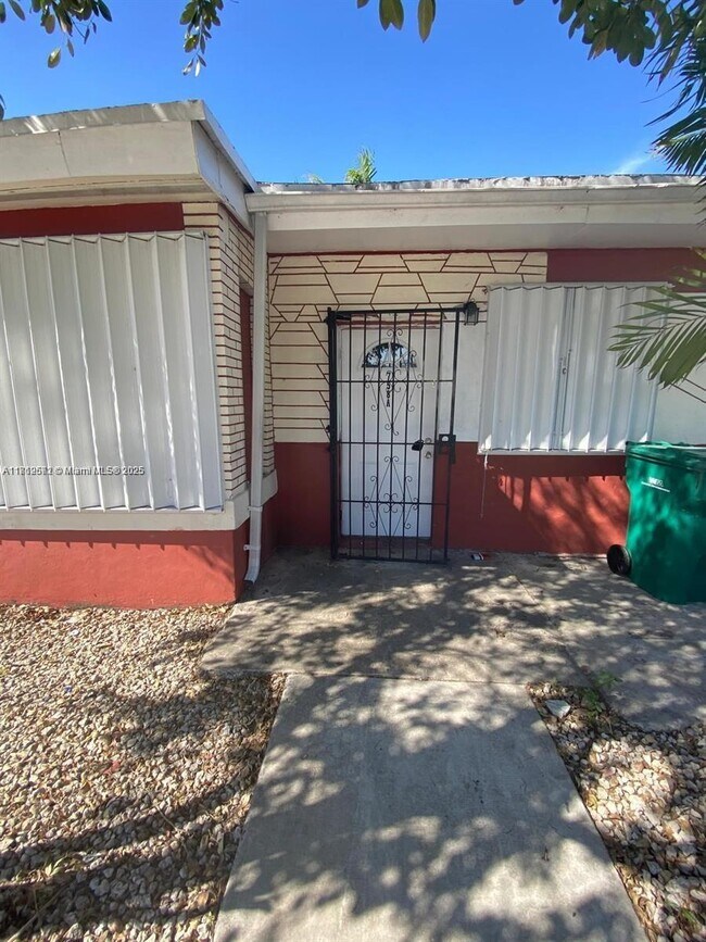 Building Photo - 758 NW 14th St