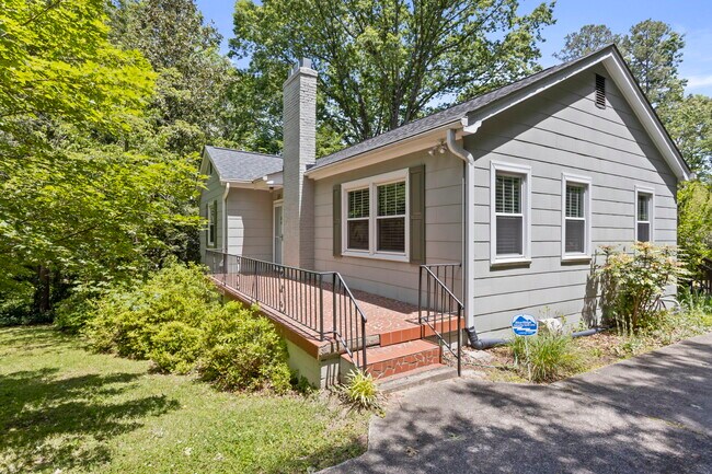 Building Photo - 214 Waddell Rd