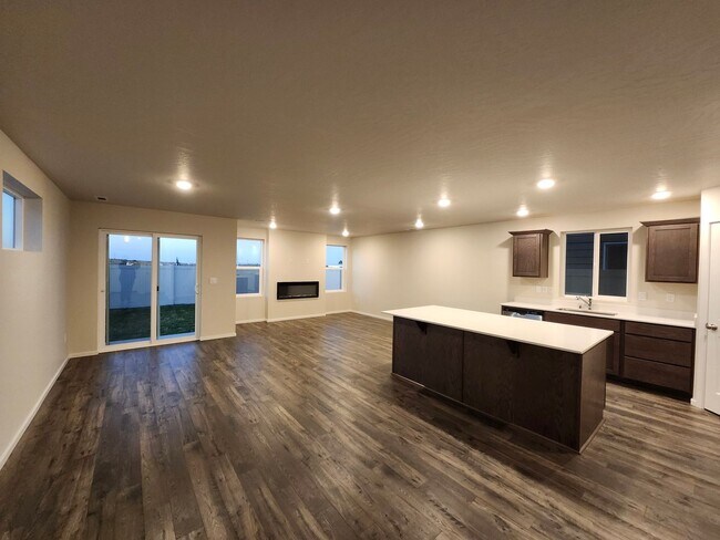 Building Photo - Brand New Construction!!! Beautiful 4 bedr...