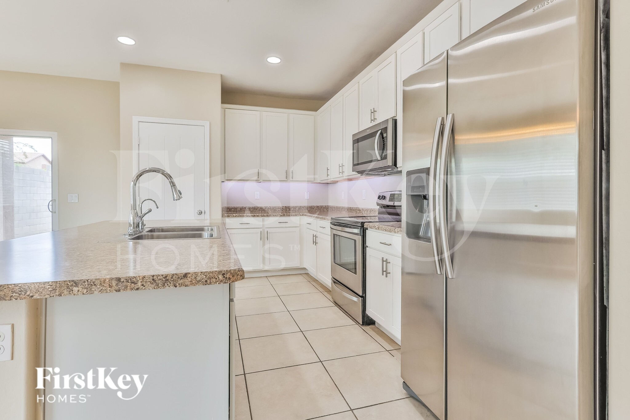 Building Photo - 11734 W Chase Ln