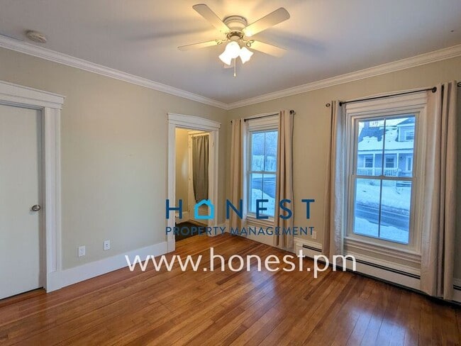 Building Photo - 18 Warren St