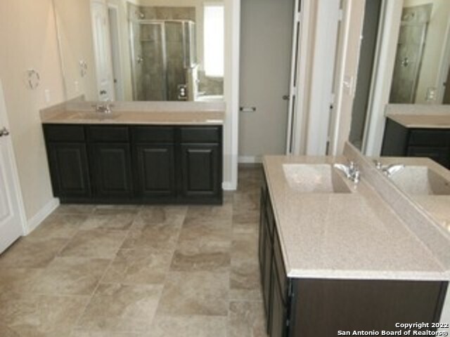 Building Photo - 5633 Briar Fld