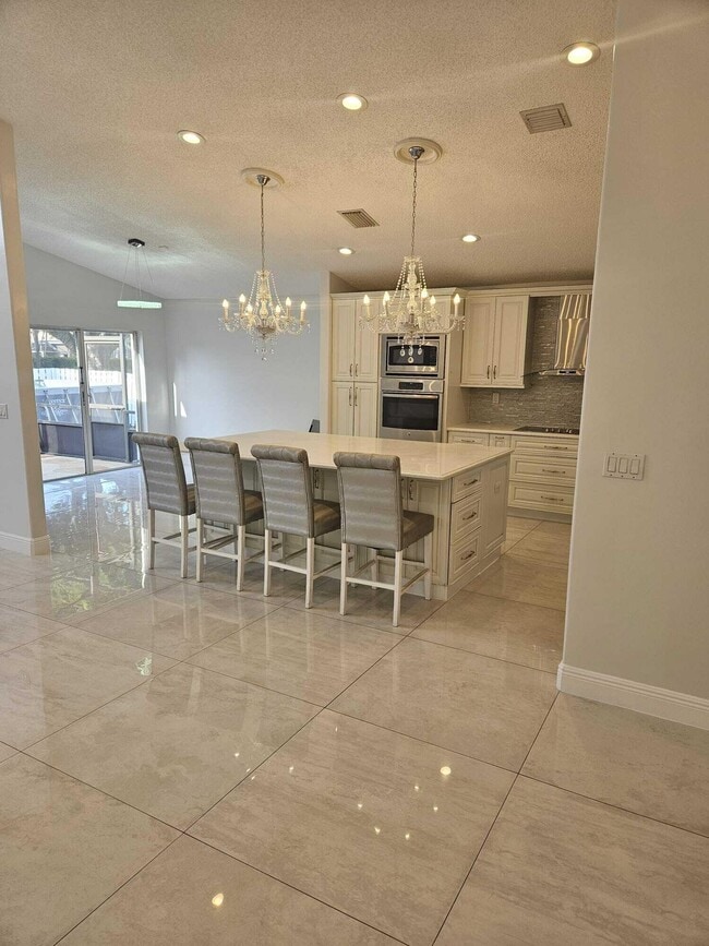Building Photo - 5293 Oakmont Village Cir