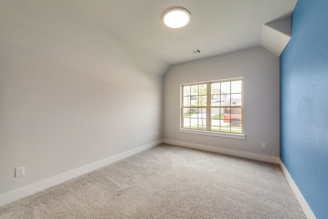 Building Photo - 243 Frio Dr