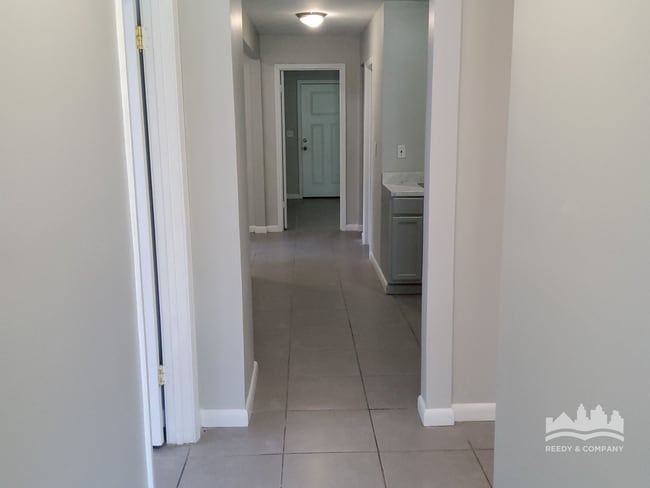 Building Photo - 1273 Capital Ave