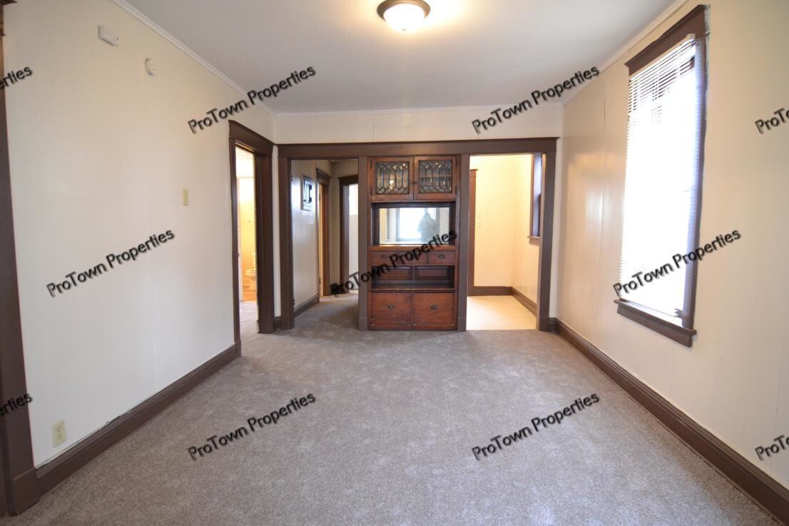 Building Photo - 112 Nicholson St