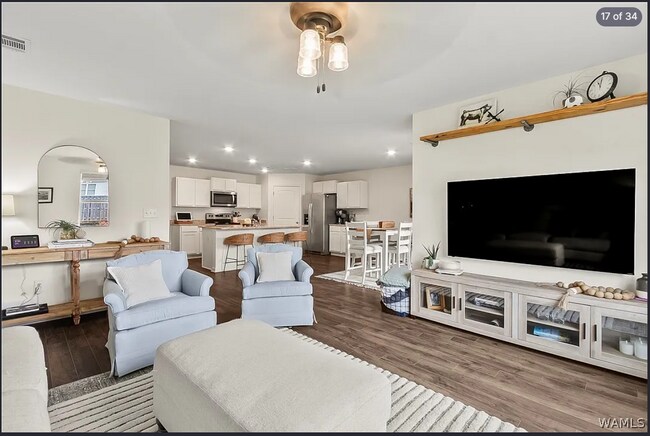Building Photo - 3704 Magnolia Hls Dr