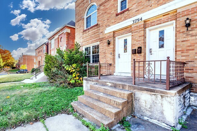 Building Photo - 3754 Dunnica Ave