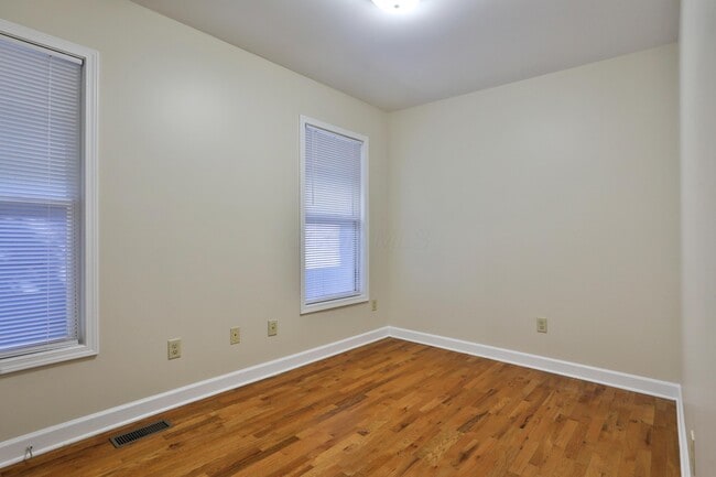 Building Photo - 127 E Hudson St