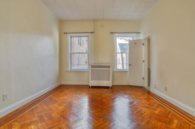 Building Photo - 207 Jewett Ave